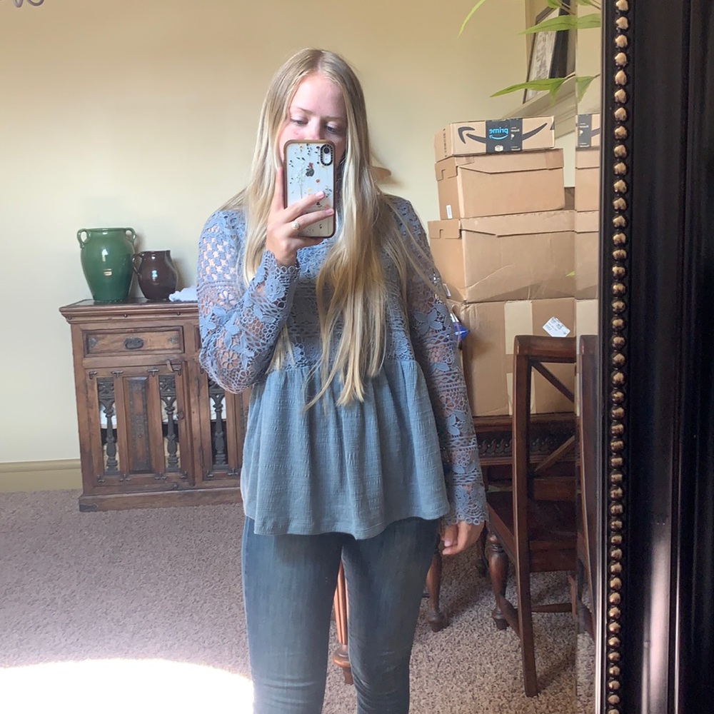 Neumann Marcus Blue Lace Top